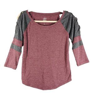 SO Women Sporty Tee Size XXS Boat Neck Casual Lace up Cold Shoulder Gray/Red